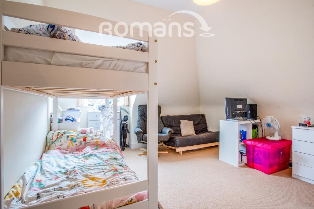Apartment in Hart, Pondtail, Fleet - View 5