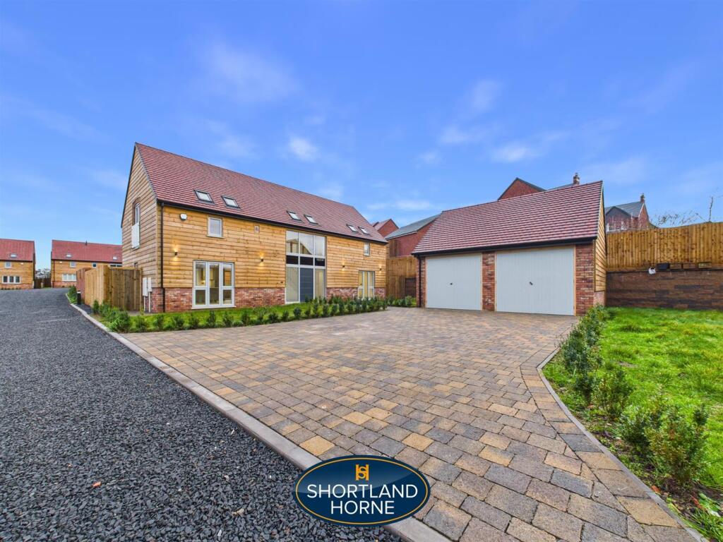 Main image of property: Pickford Green Lane, Allesley, Coventry