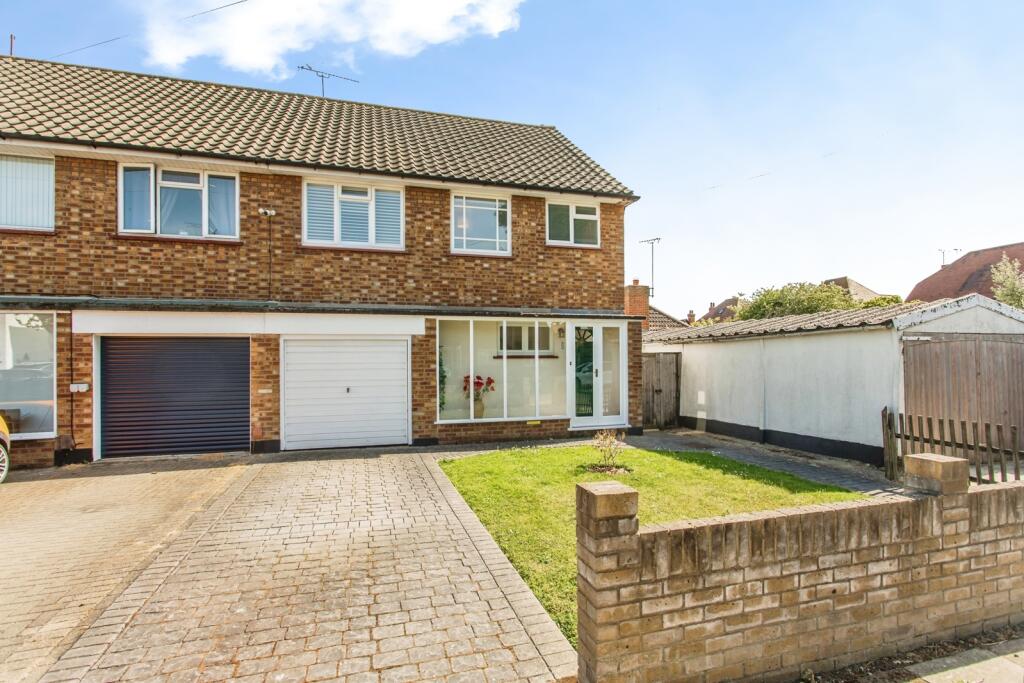 Main image of property: Vaughan Avenue, Southend-on-Sea, Essex, SS2