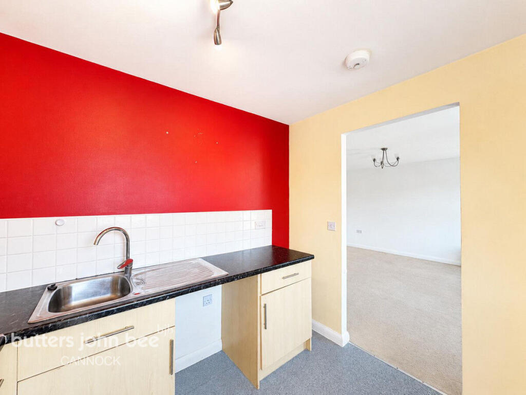 Violet Close, HUNTINGTON, Cannock photo 4