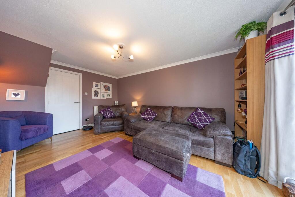 House in Livingston, Eliburn - More