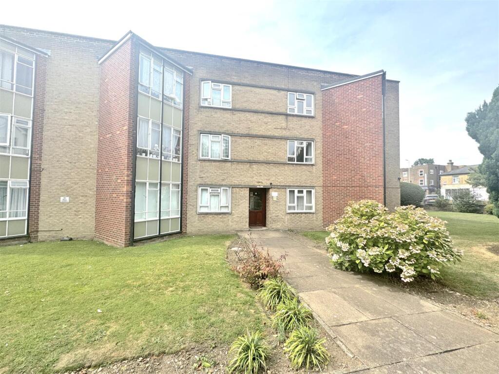 Main image of property: Heaton Court, High Street, Cheshunt