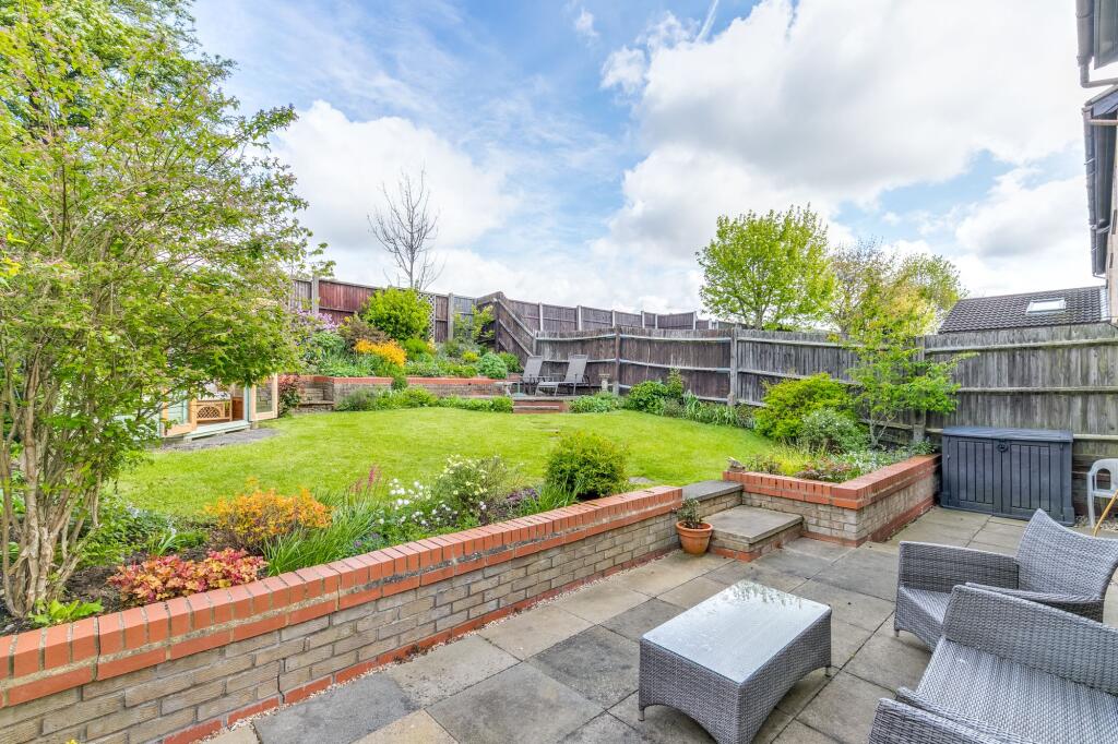 Wickham Way, Puckeridge, SG11 photo 3