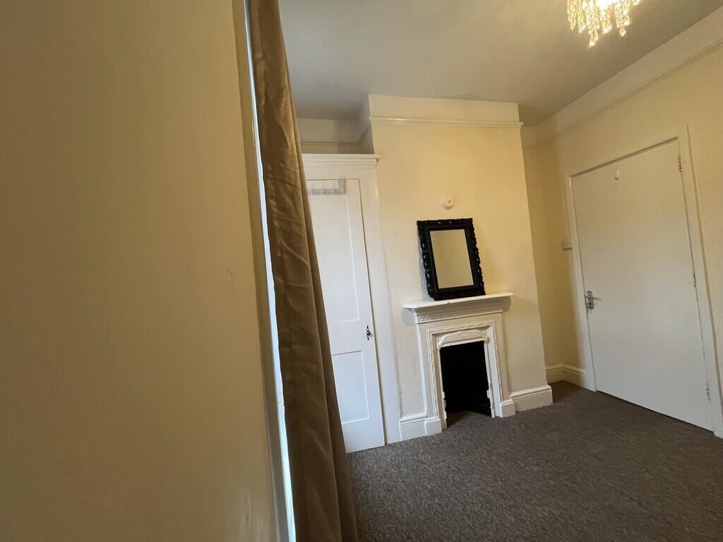 Apartment in Southampton - View 5