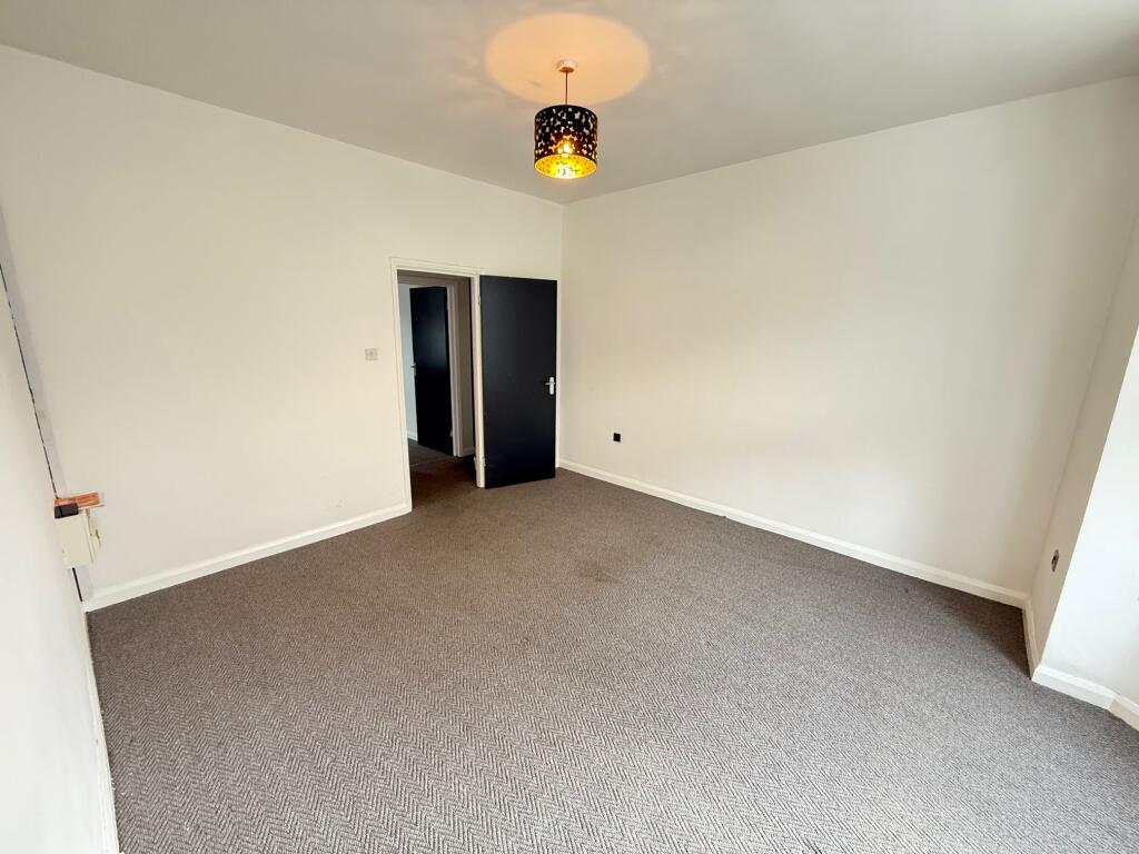 Apartment in Nottingham, Nottinghamshire - View 4