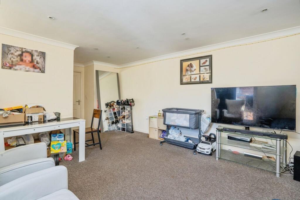 Apartment in Portsmouth - View 4