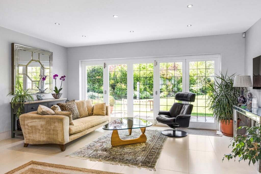 House in Waverley, Cranleigh - View 5