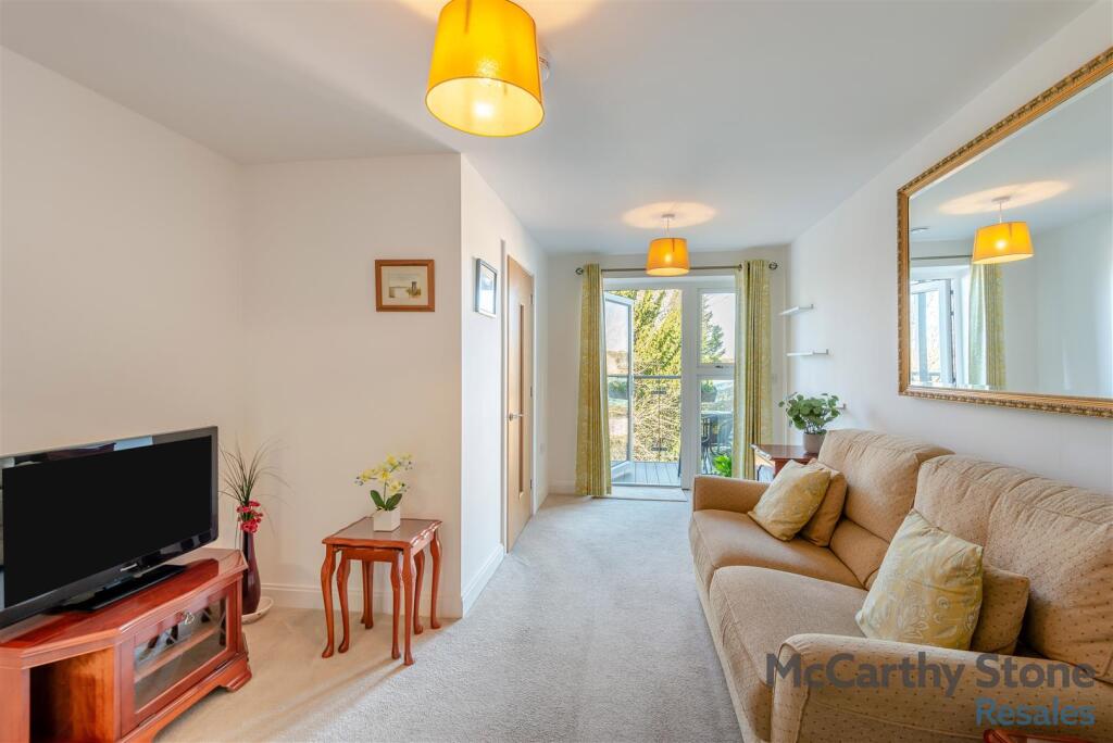 Apartment in Epping Forest, Waltham Abbey - View 2
