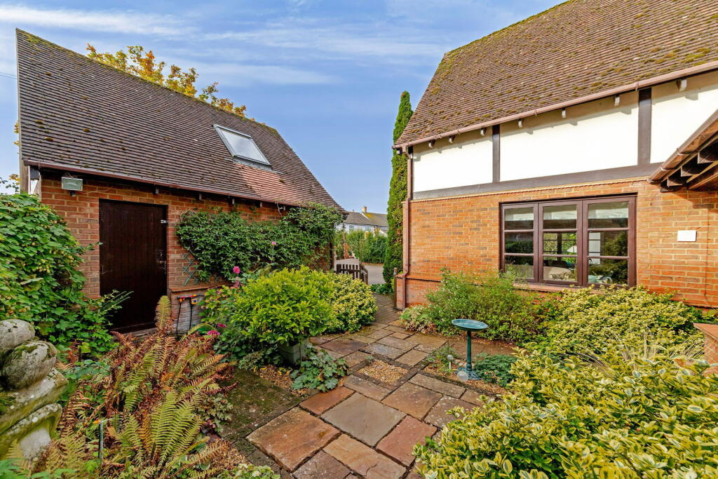House in Stevenage - View 2