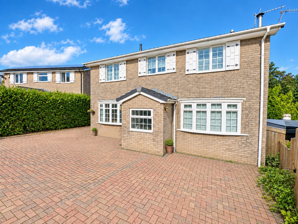 House in Halifax - View 5