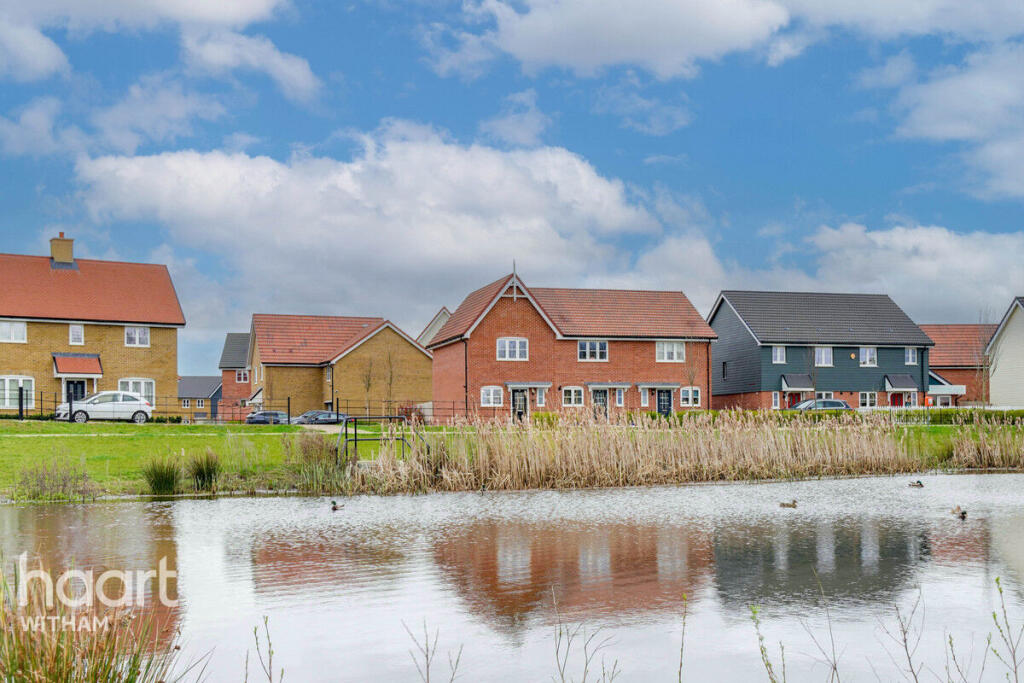 2-bed terraced on Fieldfare Way, Heybridge, £350,000