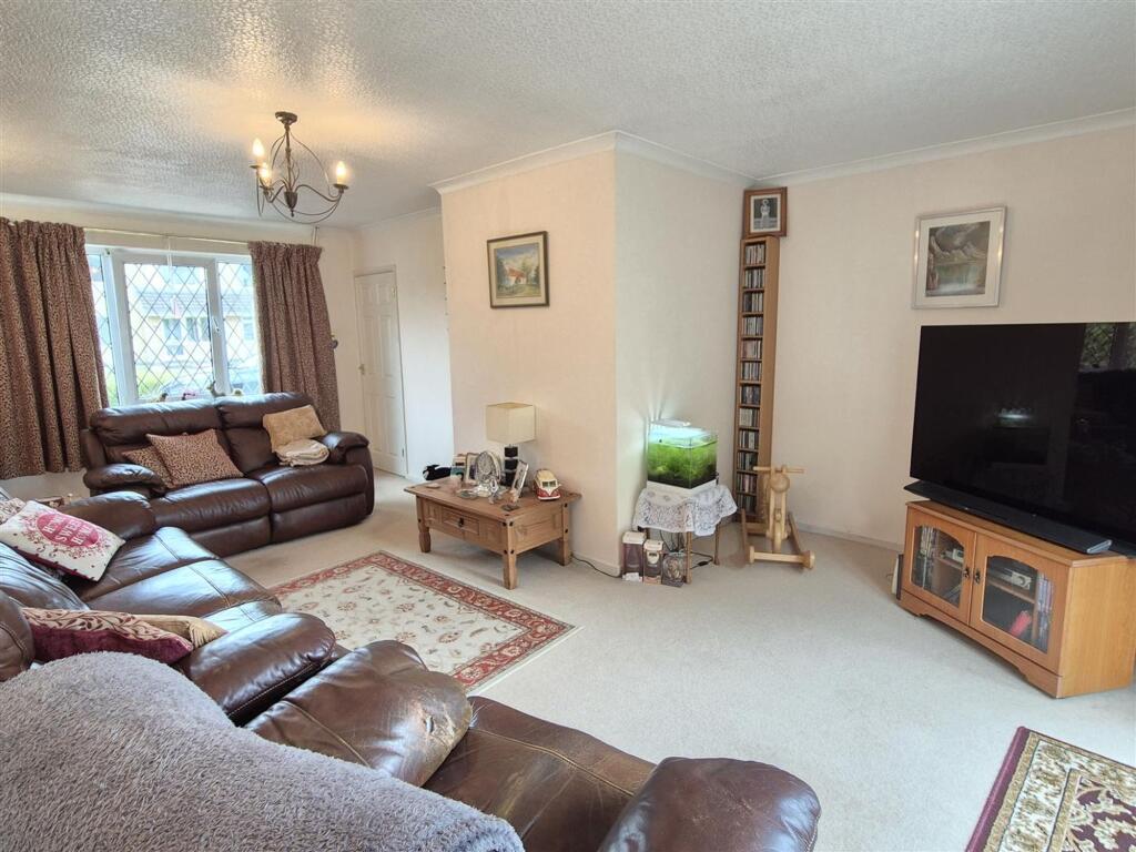 Castle Rock Drive, Coalville, LE67 photo 3