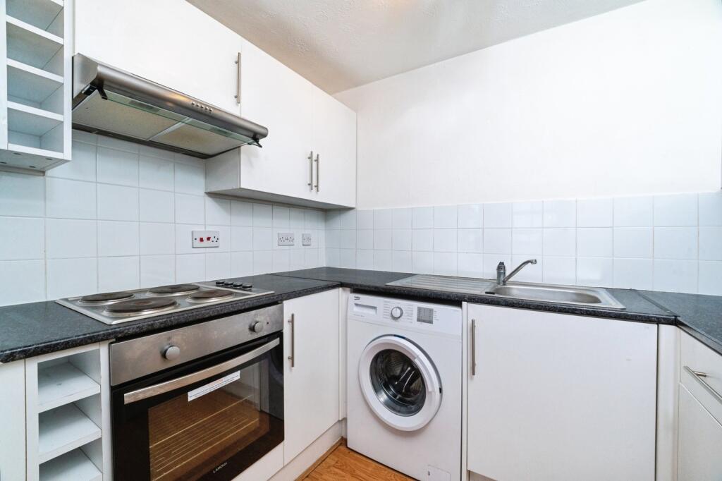 Apartment in Doncaster - More