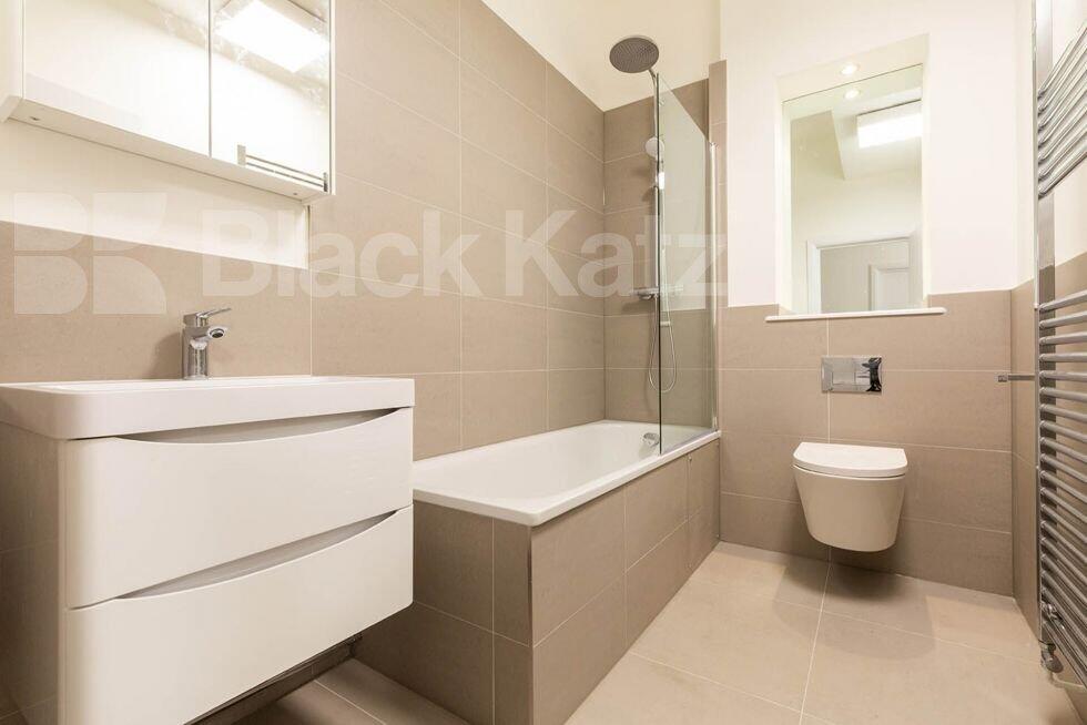 Apartment in London - More