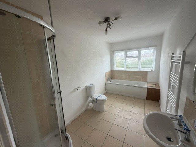 House in Reigate and Banstead, Merstham - View 4