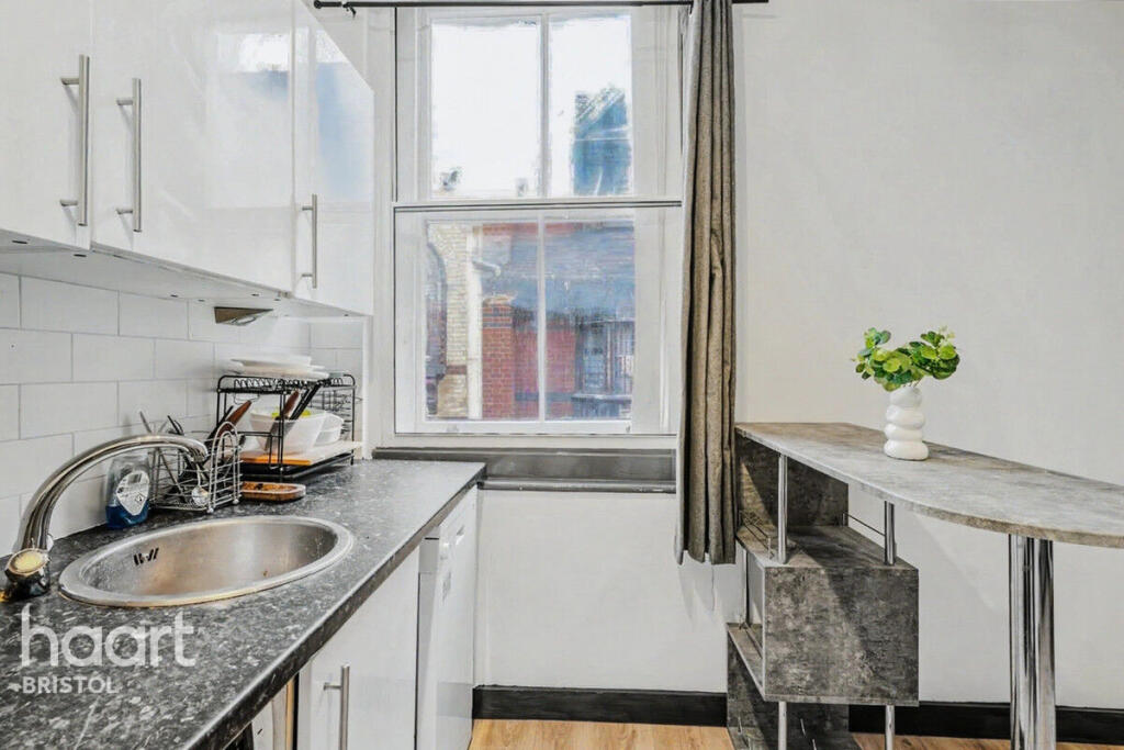 Apartment in Bristol, City of Bristol - View 4