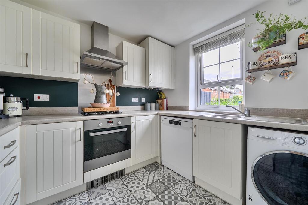 House in Eastleigh, Bursledon - View 4