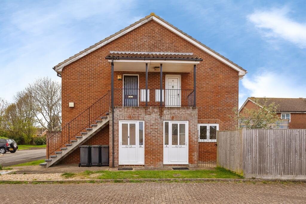 Apartment in Gosport, Lee-on-the-Solent - View 2