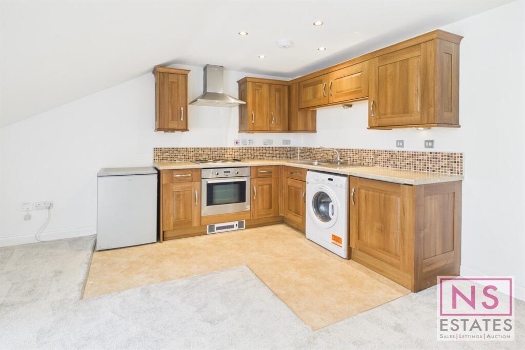 Trinity, Cambridge Square, Linthorpe, Middlesbrough, TS5 photo 3