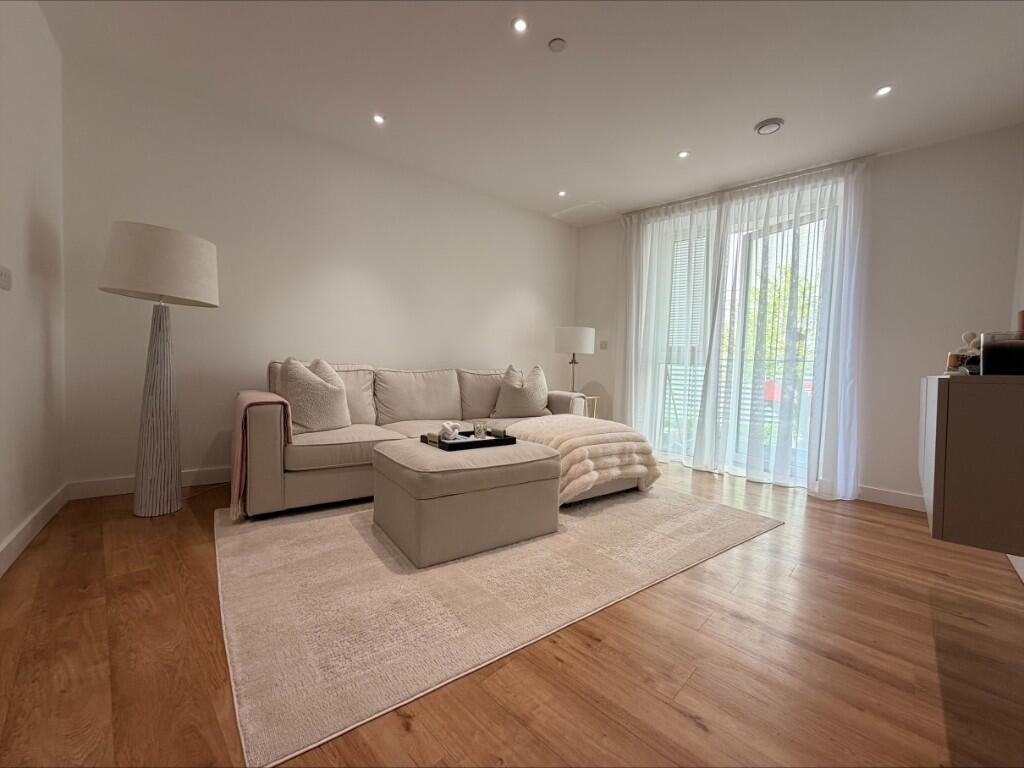 Main image of property: Ariel House, Vaughan Way, London, E1W