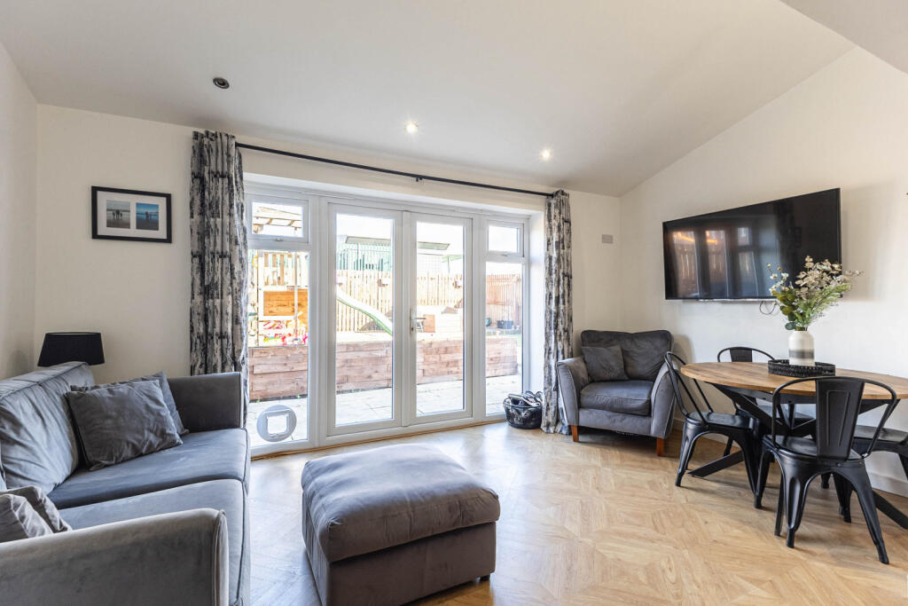 House in Wakefield - View 5