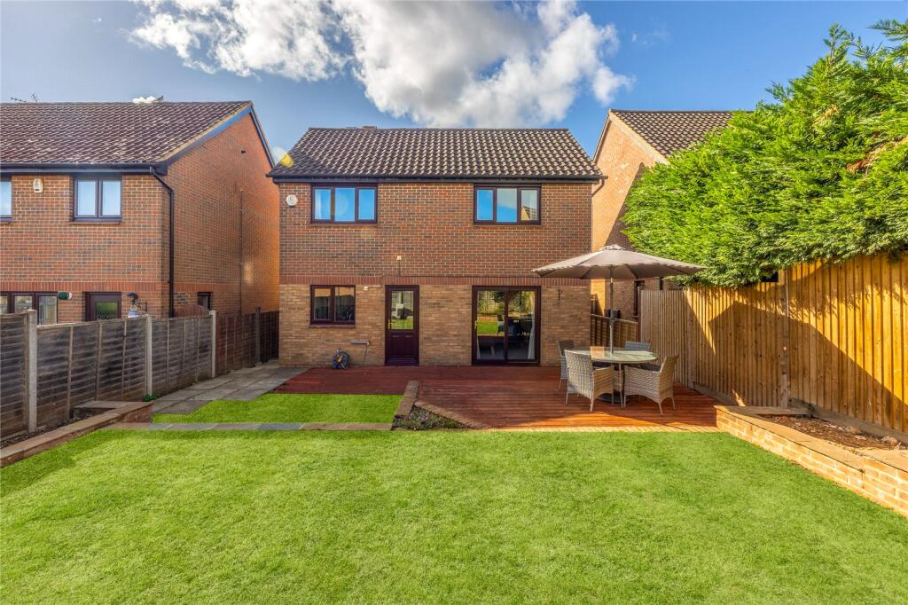 Russell Road, Toddington, Bedfordshire, LU5 photo 4