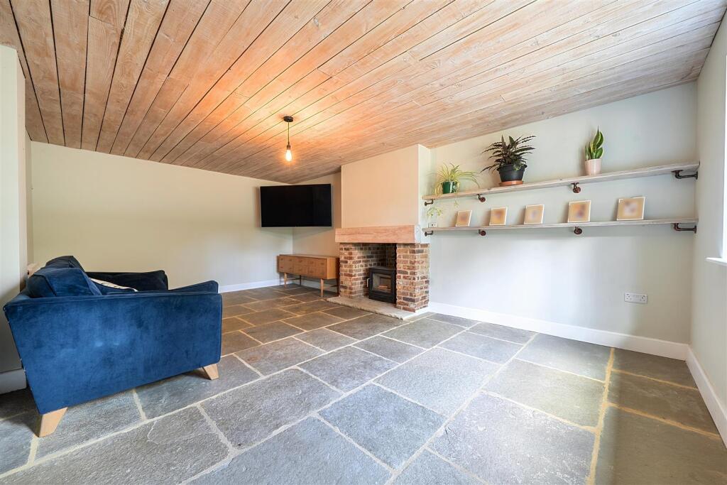 House in Southampton - More