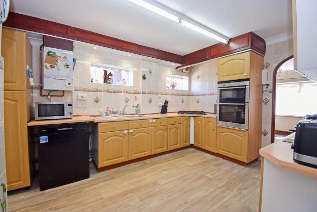 House in Slough, Burnham - View 3