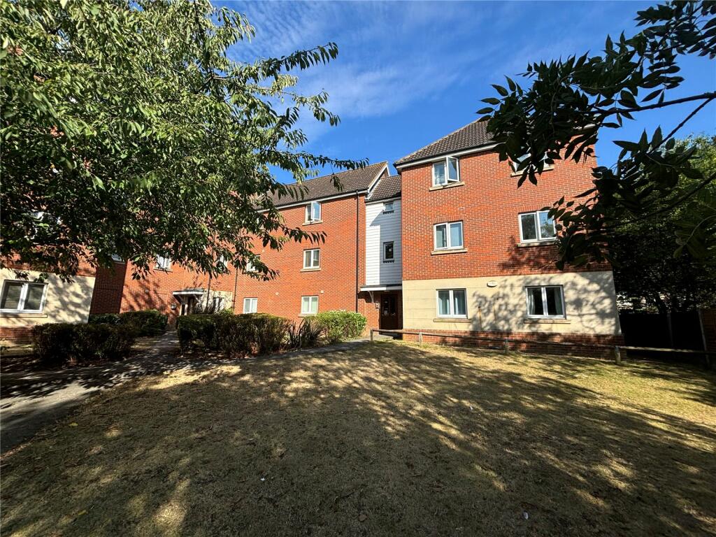 2-bed flat on Suffolk Court, Hevingham Drive, Chadwell Heath, Romford, RM6, £269,500