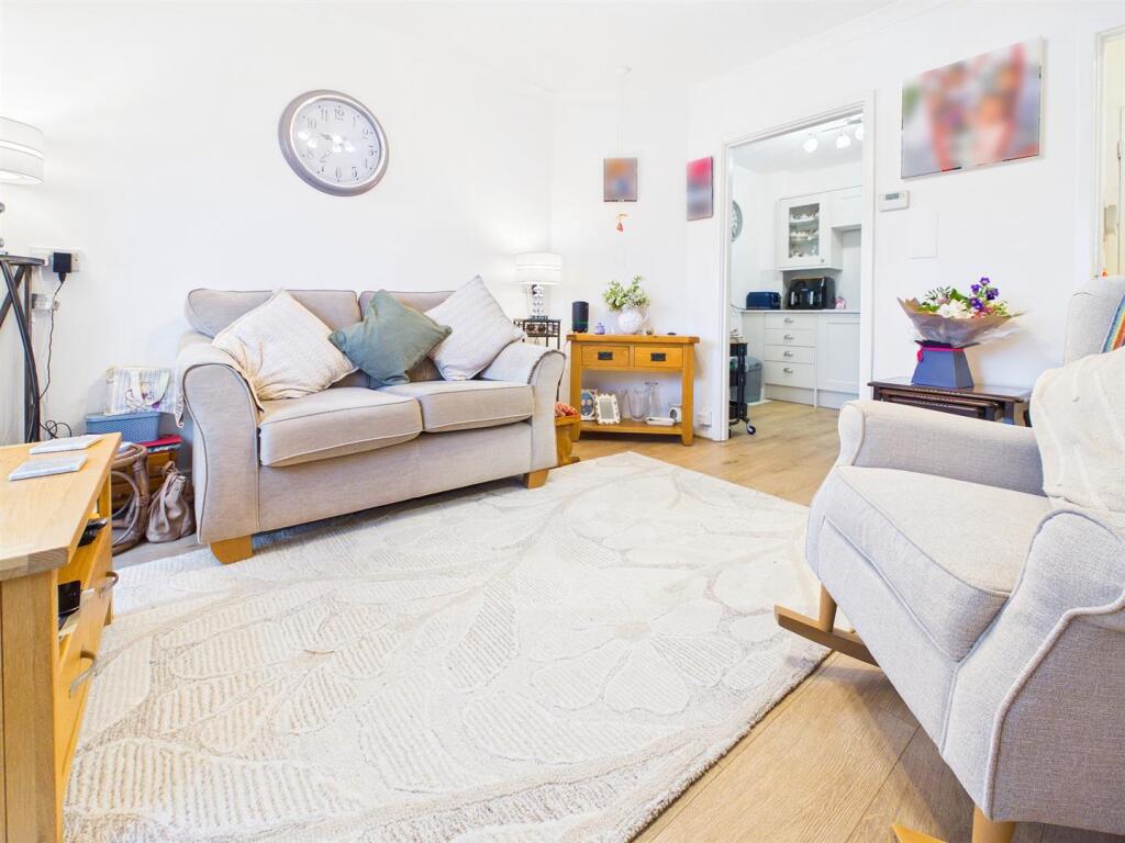 Apartment in Cardiff - View 4