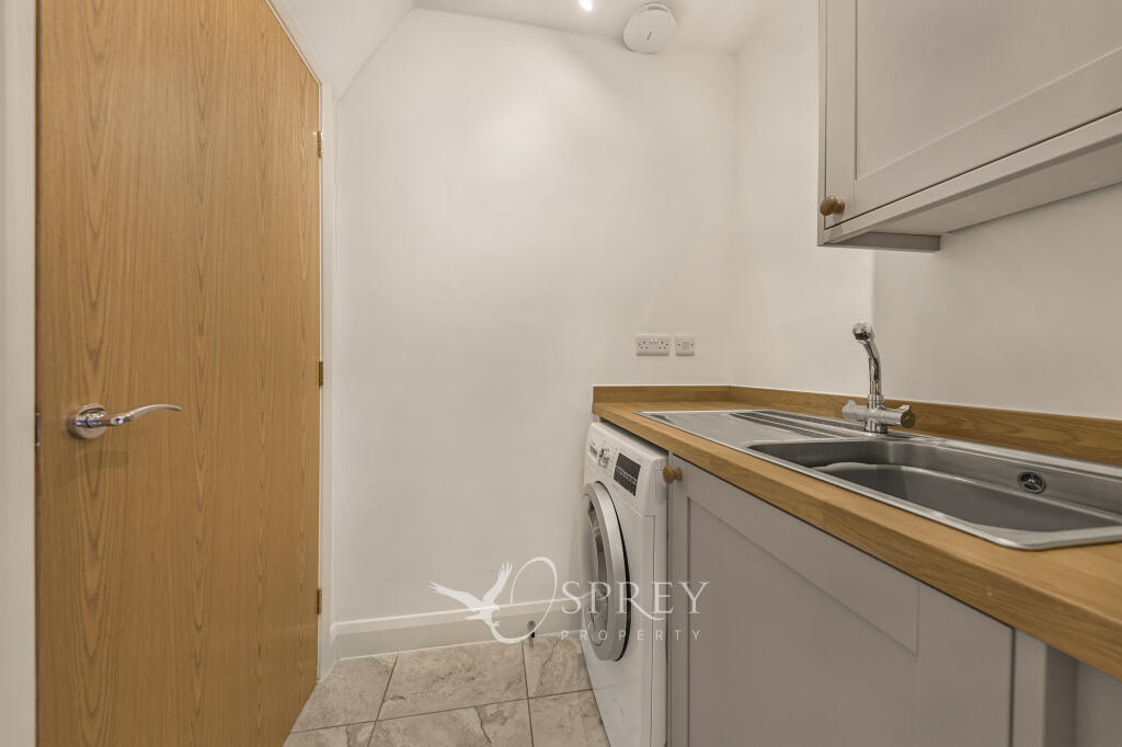 Spinney Hill, Oakham photo 4