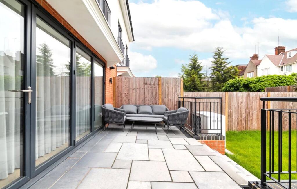 House in London - View 5