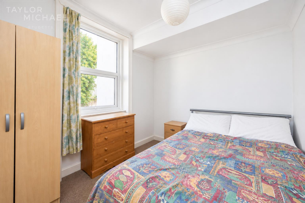 6 bedroom terraced house for rent