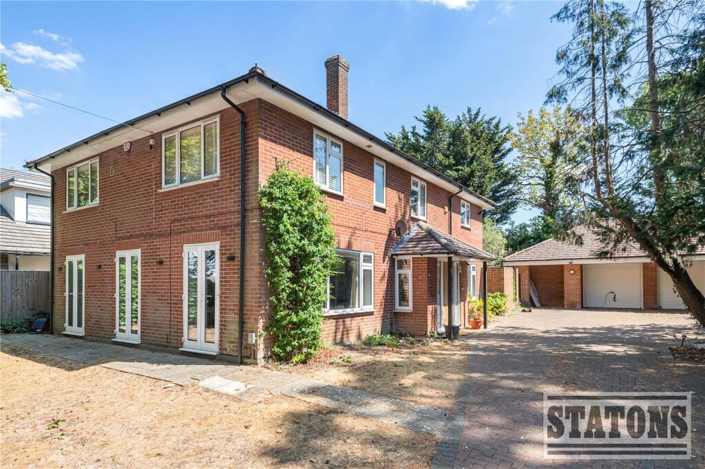 Main image of property: Heath Road, Potters Bar, Hertfordshire, EN6