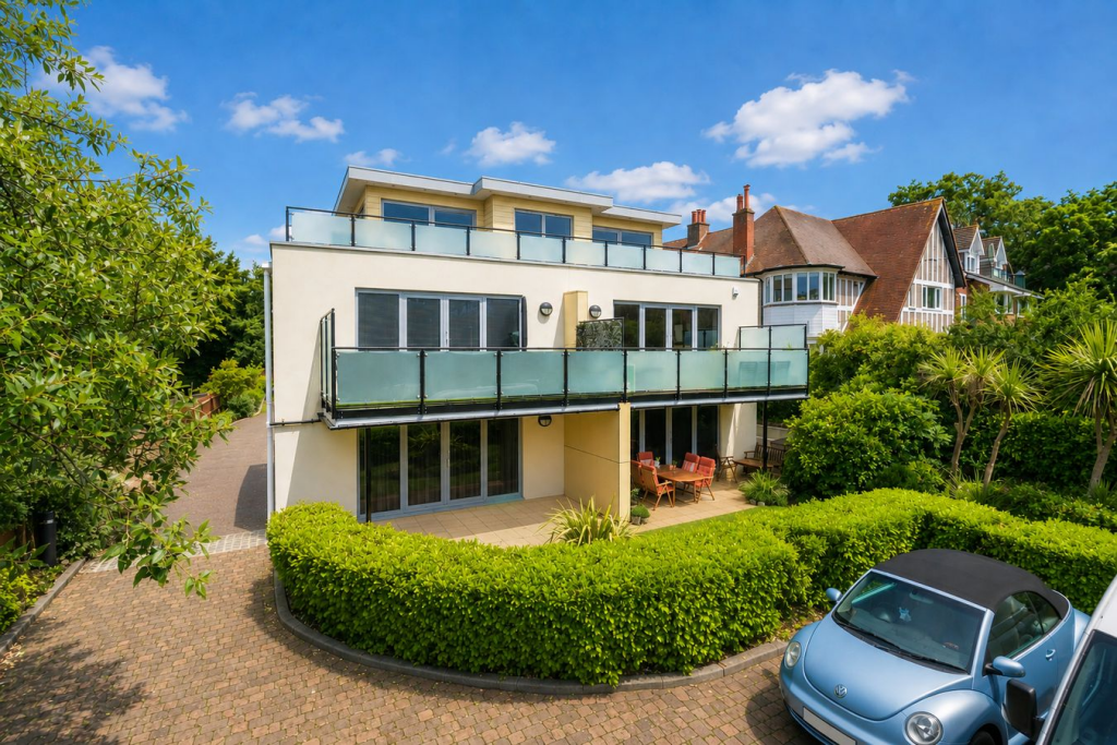 Main image of property: Royal Court 18 Windsor Road, Lower Parkstone, BH14