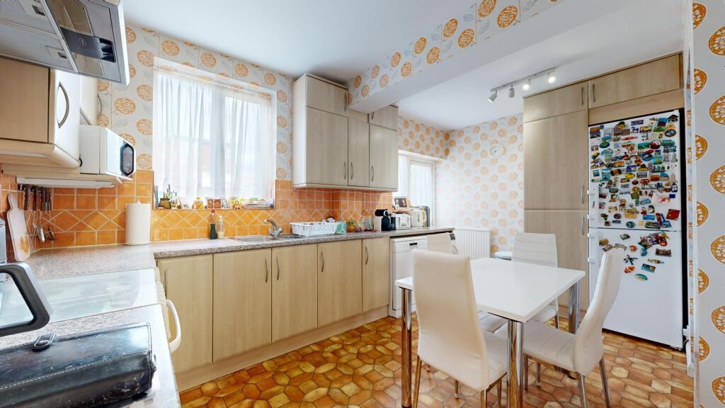House in London - View 5