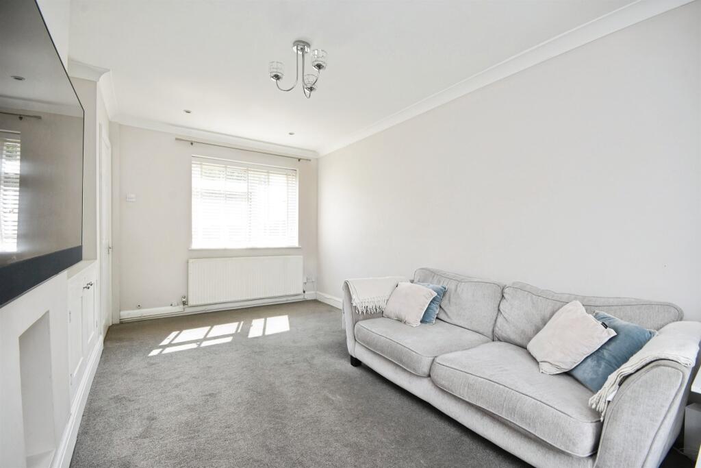 House in Brentwood, Pilgrims' Hatch - View 4