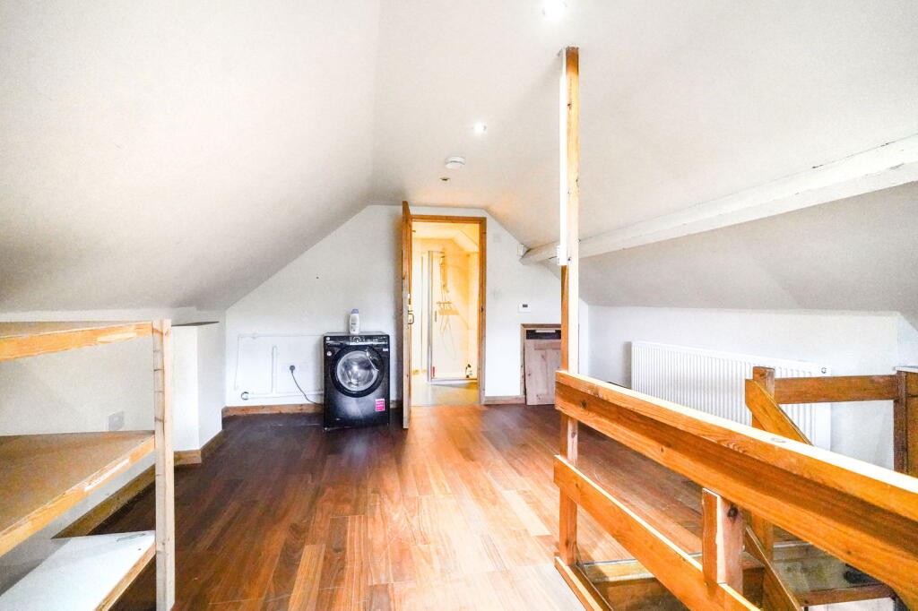 Additional image 34 of Small Lane, Earlswood