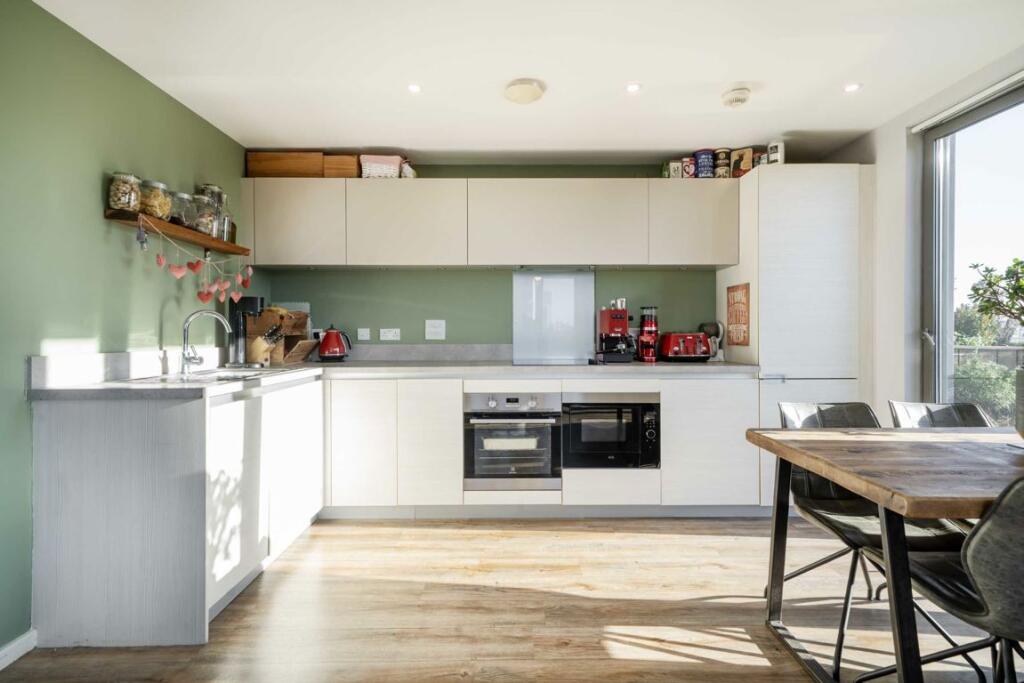 Apartment in London - View 3