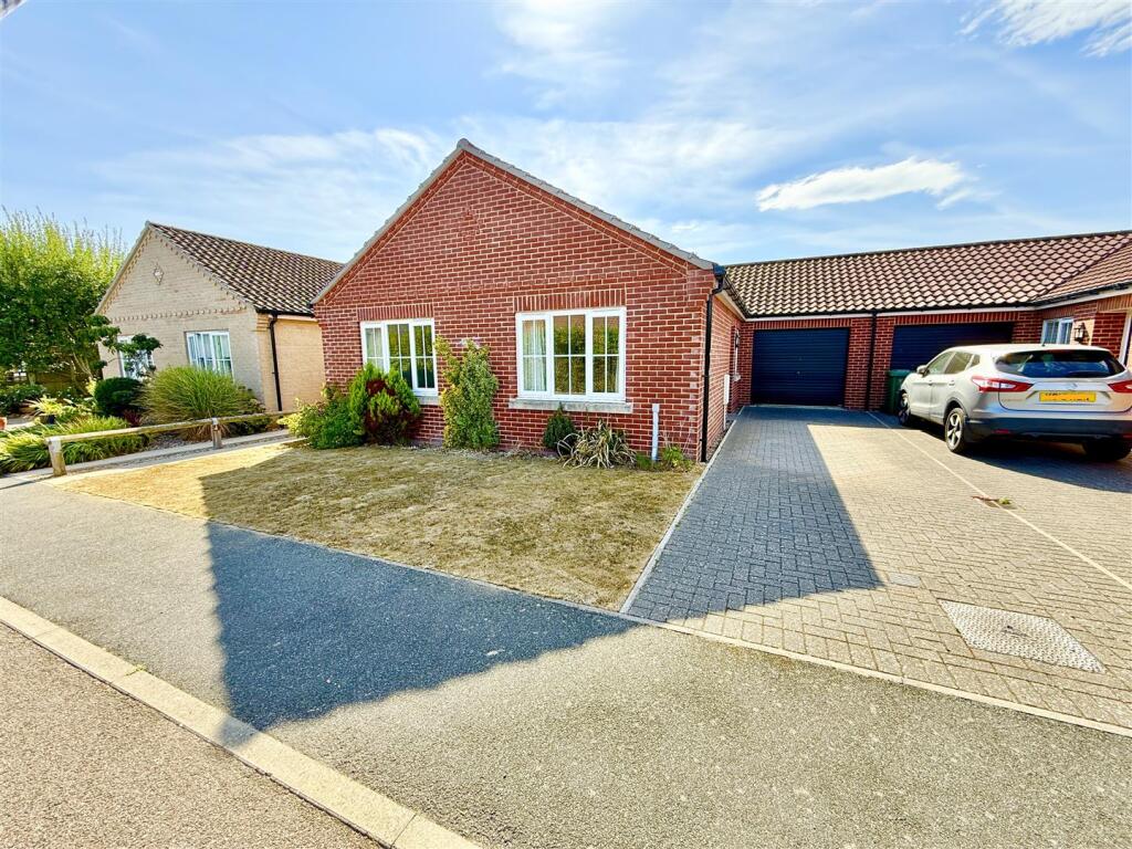 Main image of property: Alder Avenue, Martham NR29