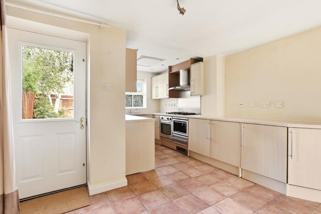 House in Stratford-on-Avon, Stratford-upon-Avon - View 3