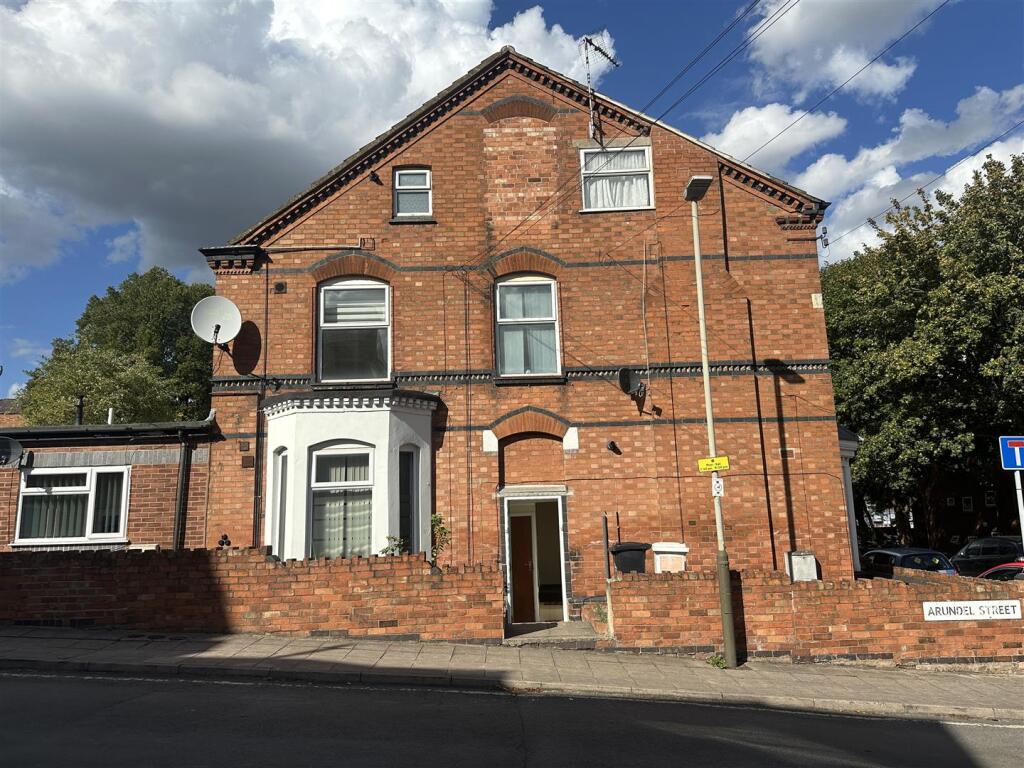 Apartment in Leicester - More