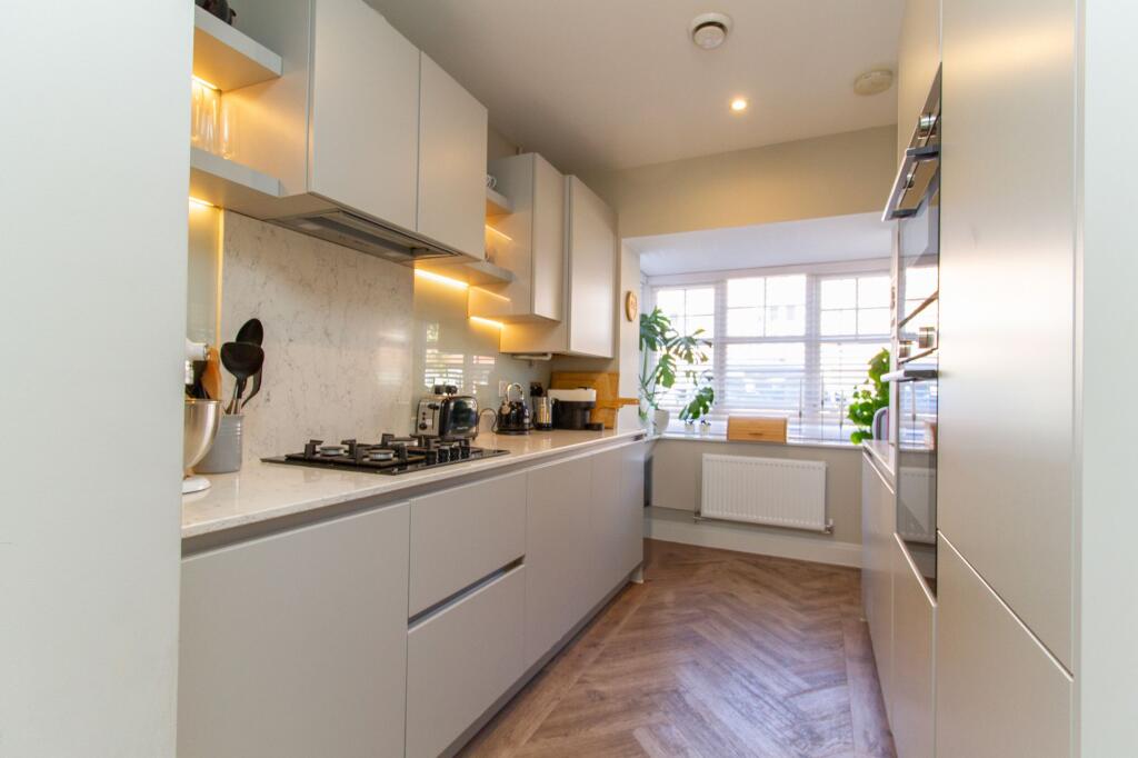 House in Guildford - View 4