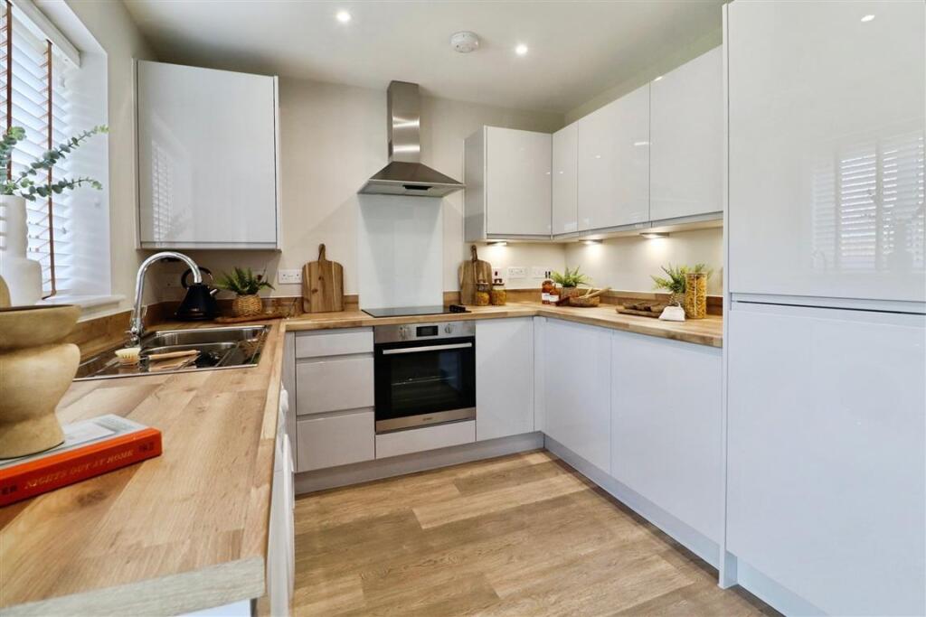 House in Cardiff, Trowbridge - View 3