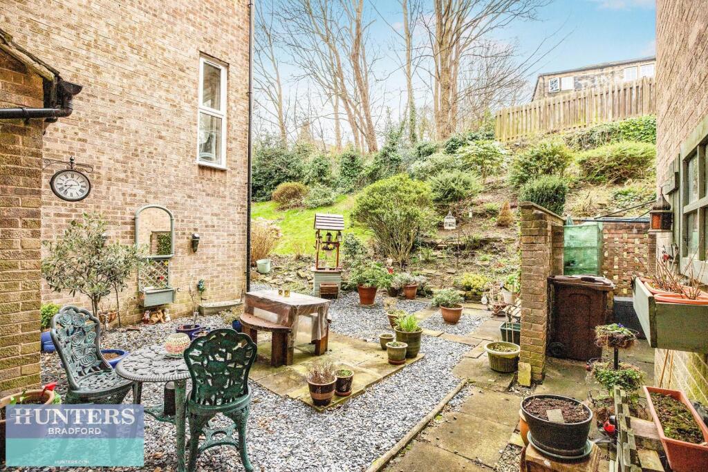 Additional image 2 of Frizley Gardens, Frizinghall, Bradford, West Yorkshire, BD9 4LY