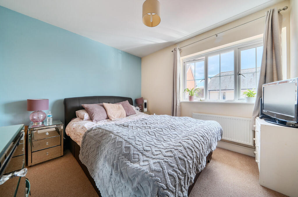 Harwood Close, Codmore Hill, Pulborough photo 4