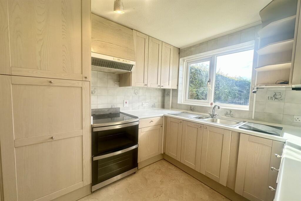House in Redhill - View 4