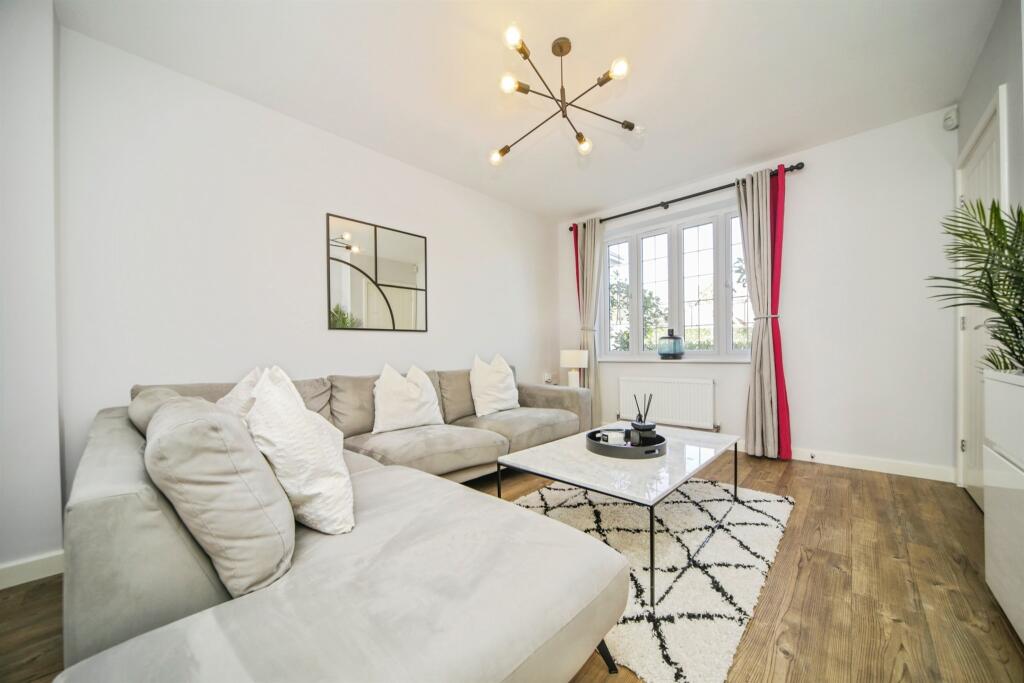 Dunnell Way, Bury St. Edmunds photo 4