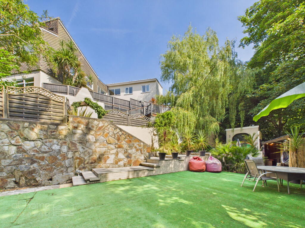 4-bed detached on Sparnon Close, St Austell, PL25 - A Tropical Woodland Retreat with Annexe, Sauna and Over 3,000 Sq Ft, £495,000