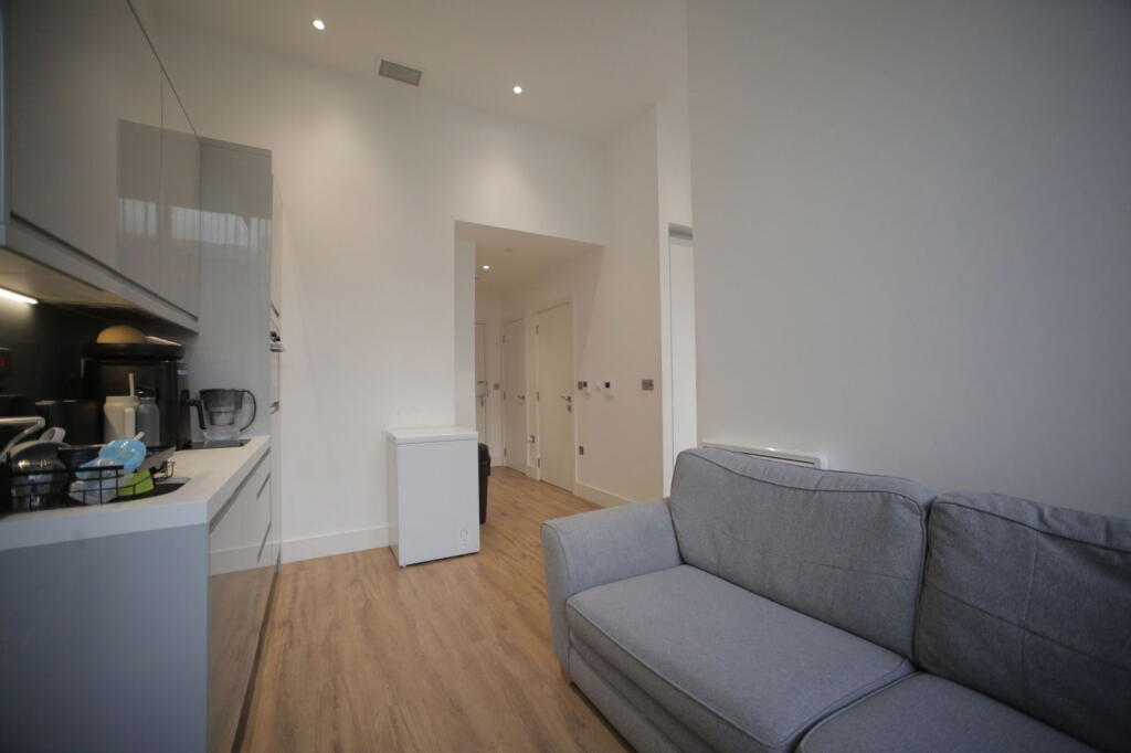 West Gate, Ealing, W5 photo 5